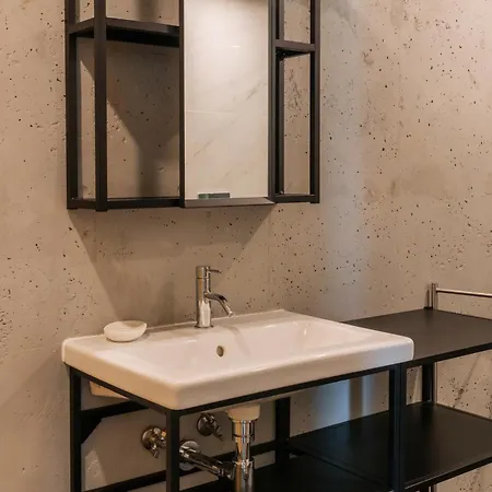 Real I By Mycelia וילה